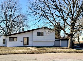 914 Ontario St, Storm Lake, IA 50588