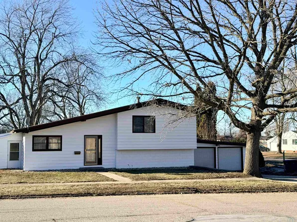 914 Ontario St, Storm Lake, IA 50588
