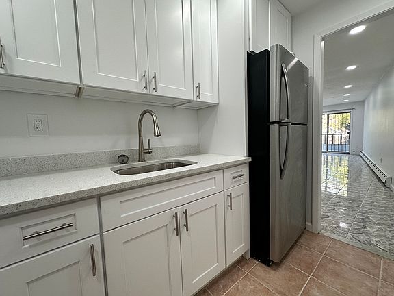 3rd image of 4810 Skillman Ave #2