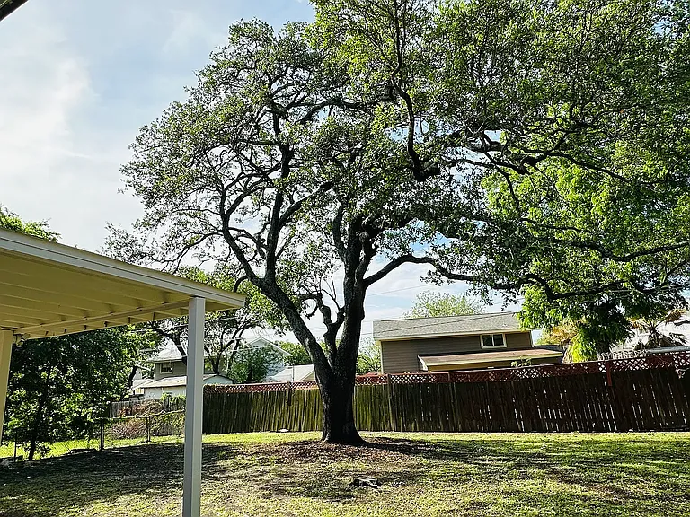 608 Booth Dr — Photo 37