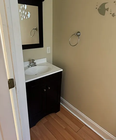 112 Hermit St — Photo 5