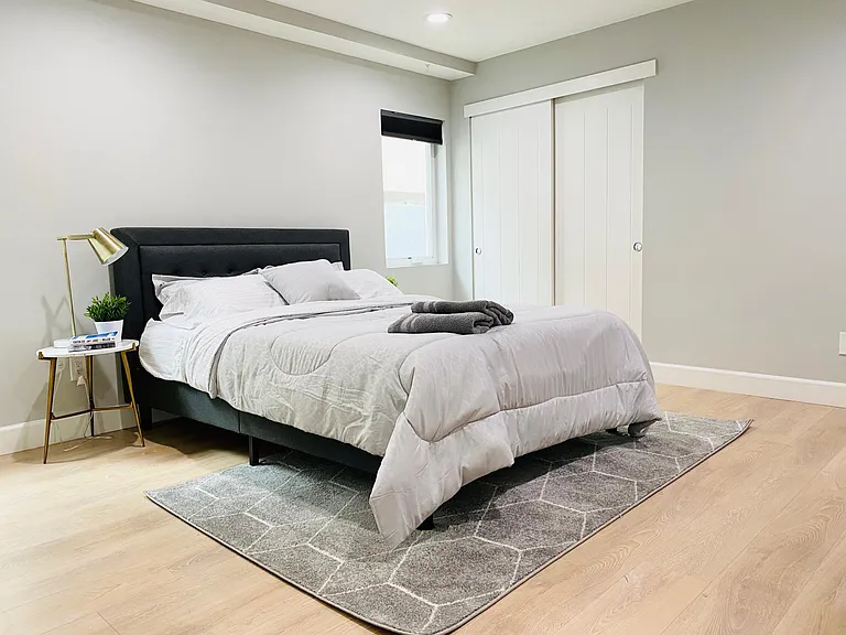 855 N McCadden Pl — Photo 5