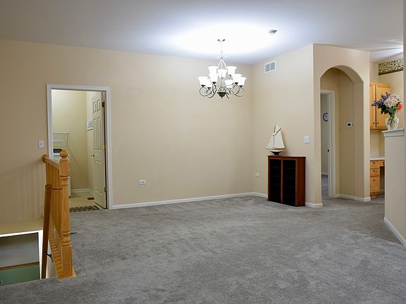 5th image of 1126 N Oakwood Dr Unit 1126