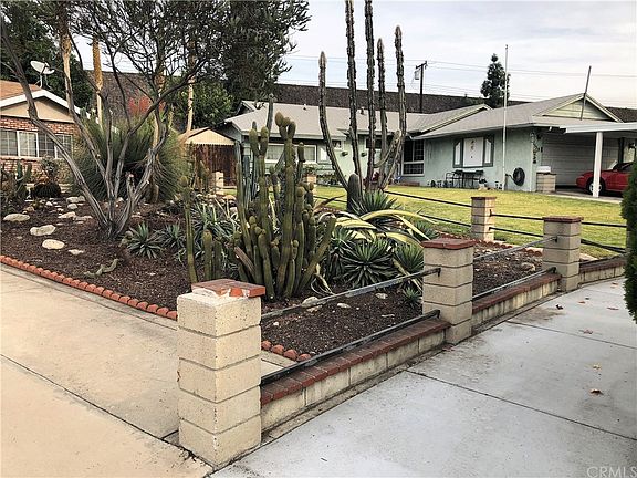 3rd image of 1553 N Jasmine Ct