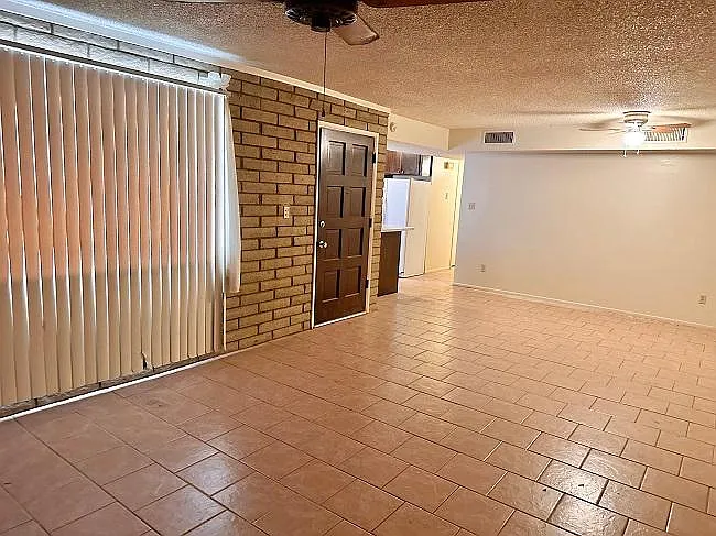 2 bed, 1094 sqft, $1,275 — Photo 4