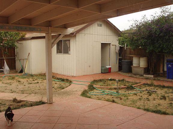 3rd image of 2135 Valentino St