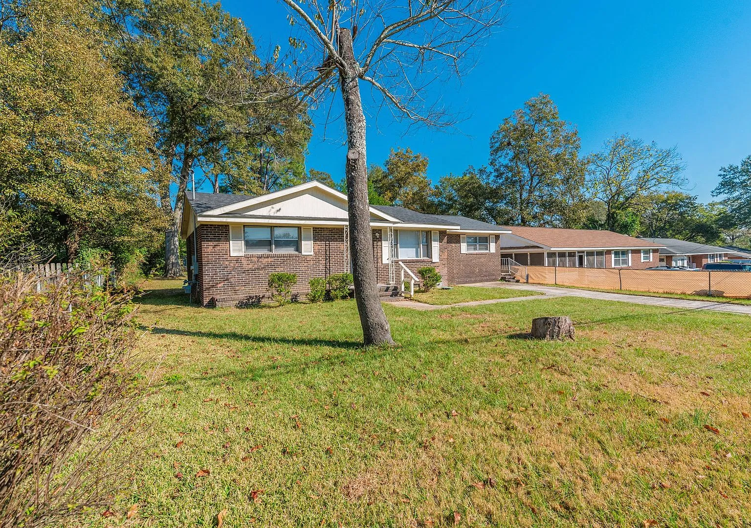 3 bed/2 bath house for rent in Fleming Heights, with fully fenced in back & front yard! — Photo 3