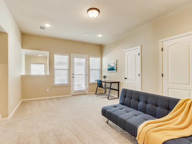 231 Carrington Ln — Photo 30
