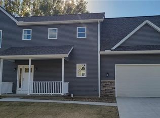 4828 Grouse Hollow Dr, Erie, PA 16509