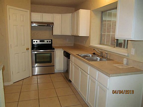 3rd image of 1314 Saddleback Ln