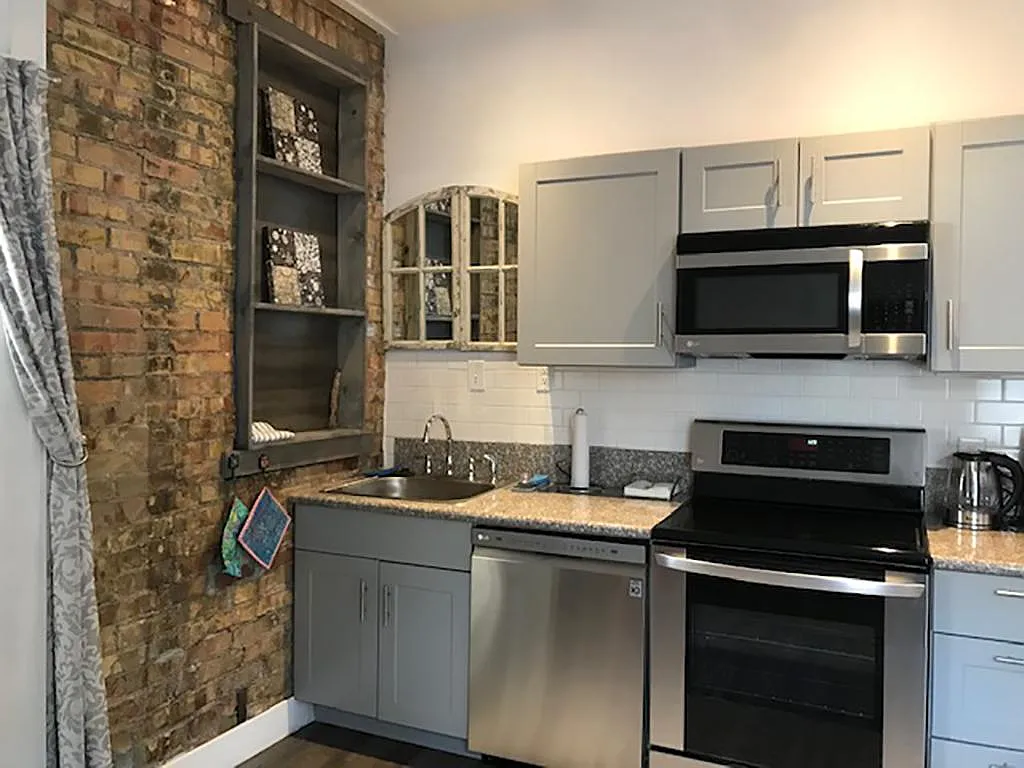 240 W Reed Ave — Photo 3