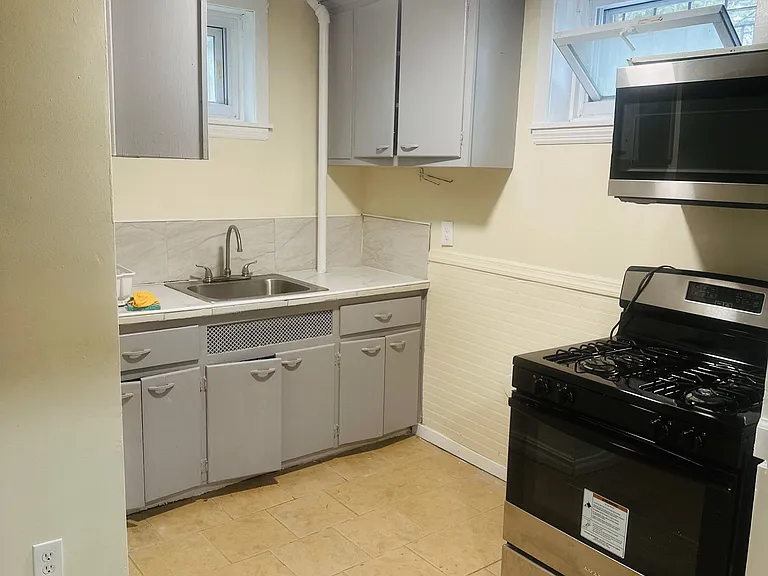 367 Fairview Ave — Photo 7