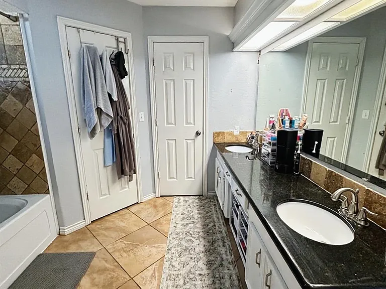 3934 Cypress Lake Dr — Photo 19