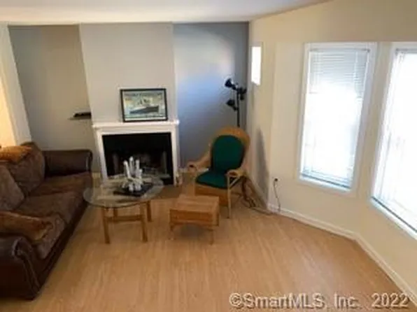 56 Edgewood Ave #56, Hamden, CT 06518