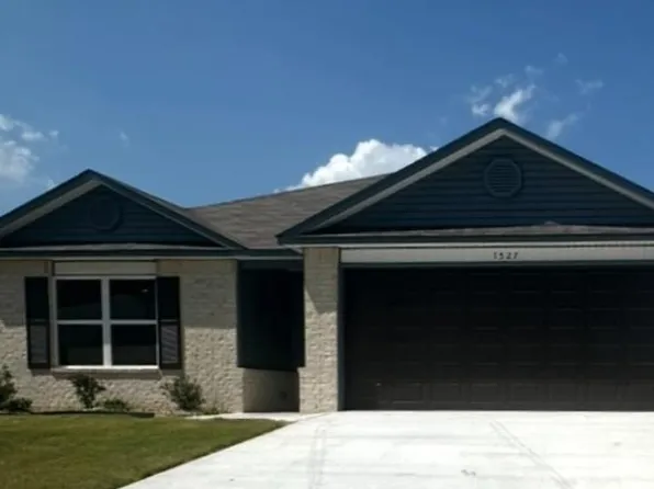 1527 Meadows Dr, Benton, AR 72019