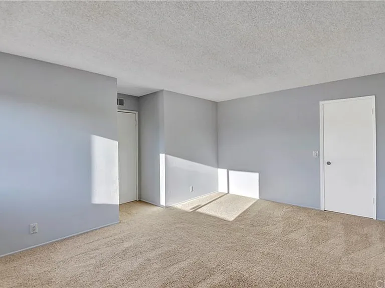 9642 Peppertree Dr — Photo 5