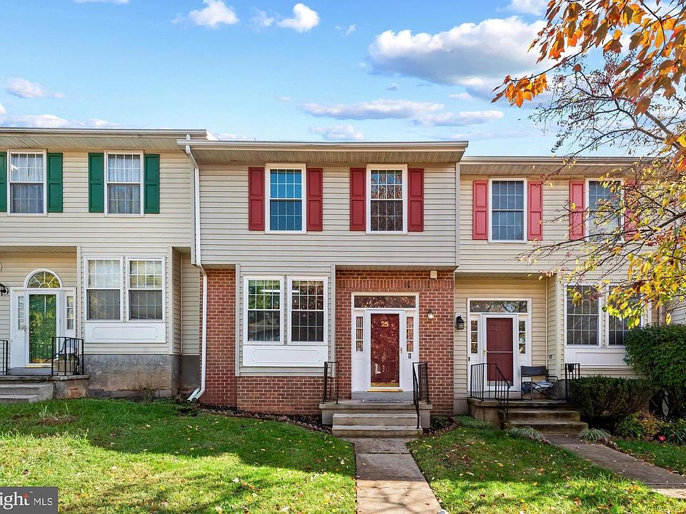1st image of 25 Samantha Ct