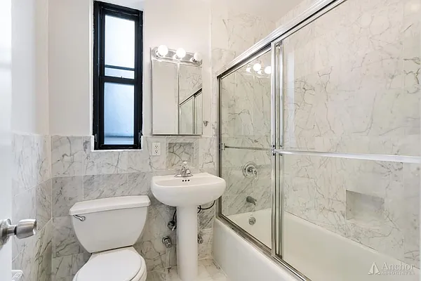 Rented by Anchor Associates | media 18