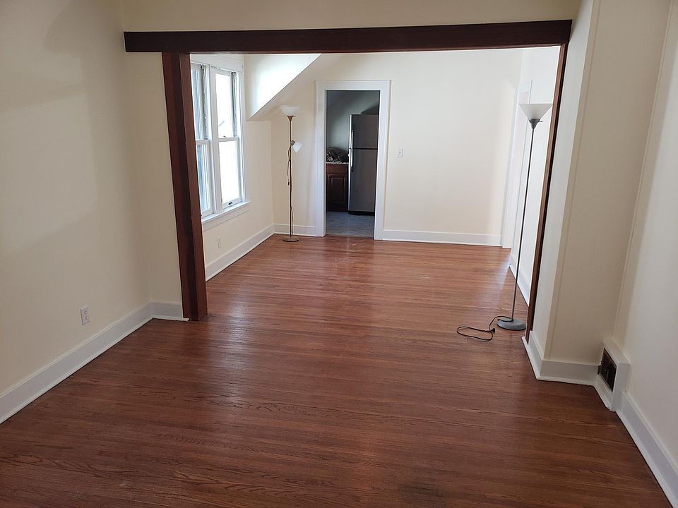 2nd image of 714 Sexton St #2