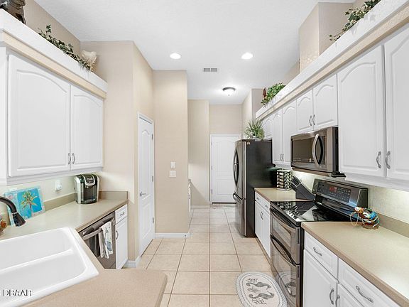 5th image of 3527 Disera Way
