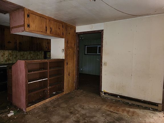 2nd image of 752 Pacific Ave