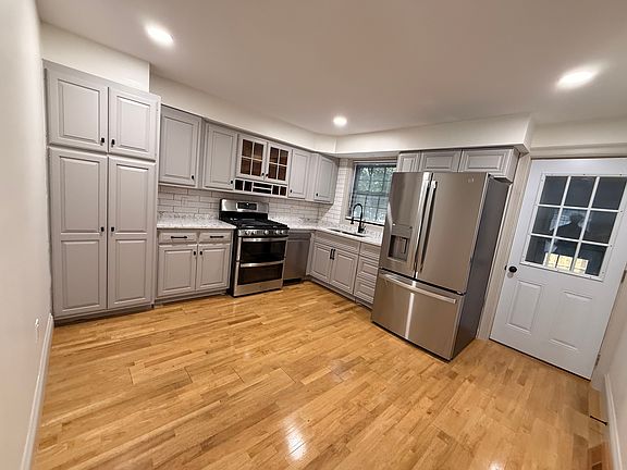2nd image of 9 Nelson St