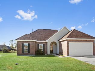 8874 Beauvoir Ave, Denham Springs, LA 70706