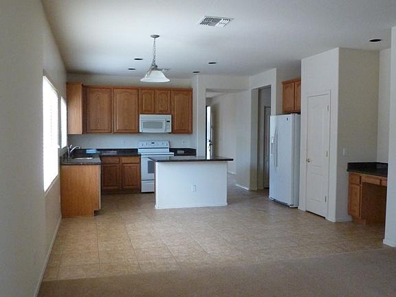 3rd image of 3770 E Oxford Ln