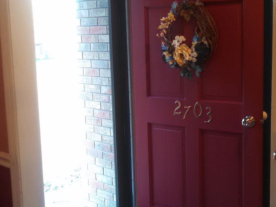 1st image of 2703 Lynwood Dr