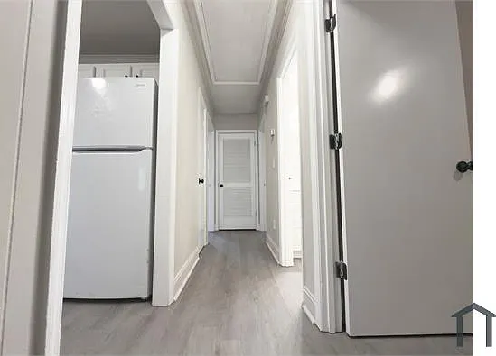836 White Oak Dr #B — Photo 2