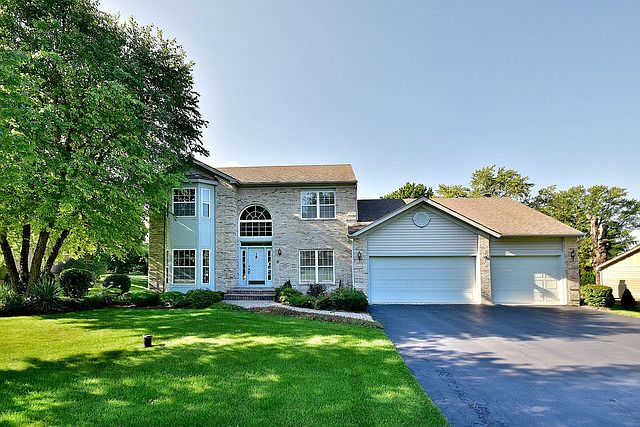 1st image of 22W220 Woodview Dr