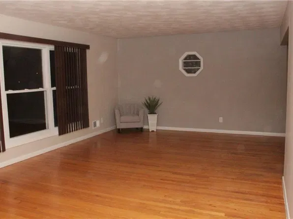 5002 Kessler Boulevard North Dr, Indianapolis, IN 46228