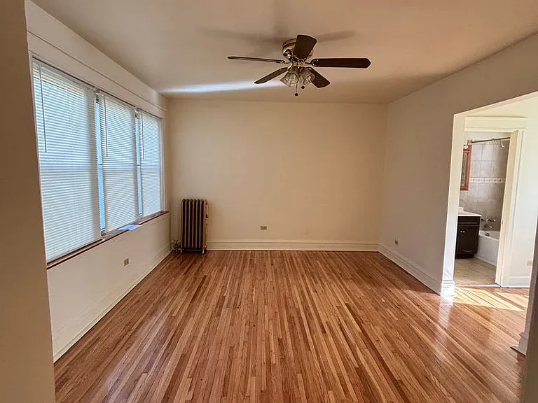 7200-10 S South Shore Dr #2525-2535 — Photo 2