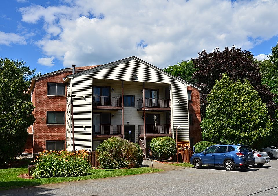 1st image of 189 Littleton Rd Unit 33