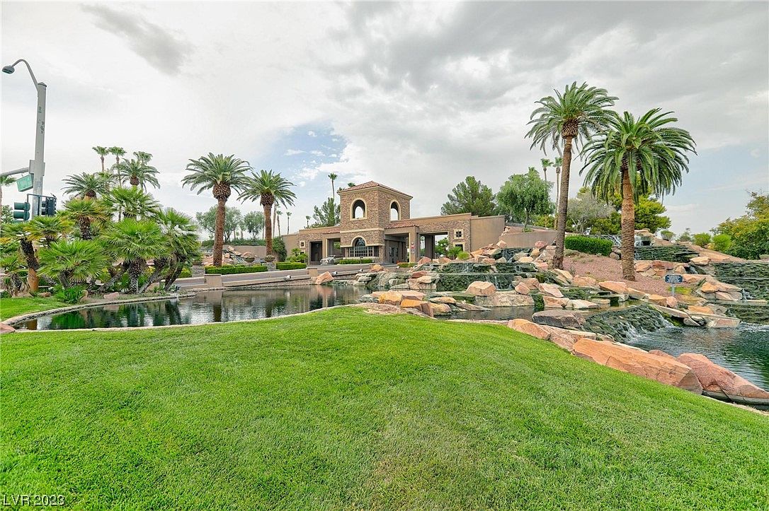 8949 Diamond Falls Dr