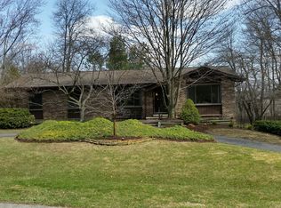 22242 Connemara Dr, Northville, MI