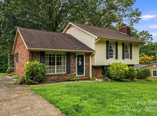 102 Aycock St, Black Mountain, NC 28711