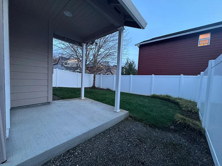 1413 SE 5th Way — Photo 3