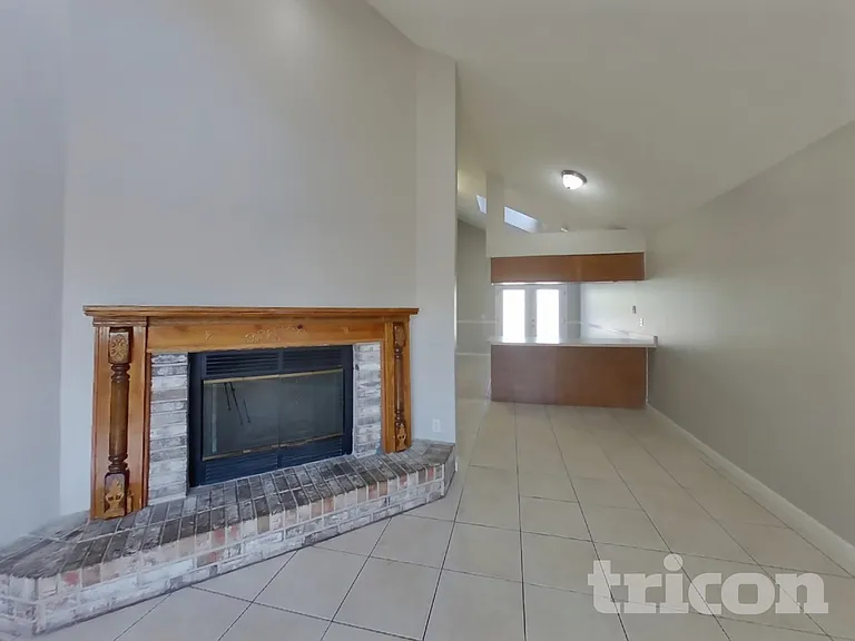 417 Filmore Dr — Photo 2