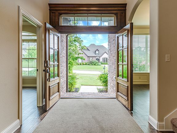 3rd image of 2820 E Picasso Pl