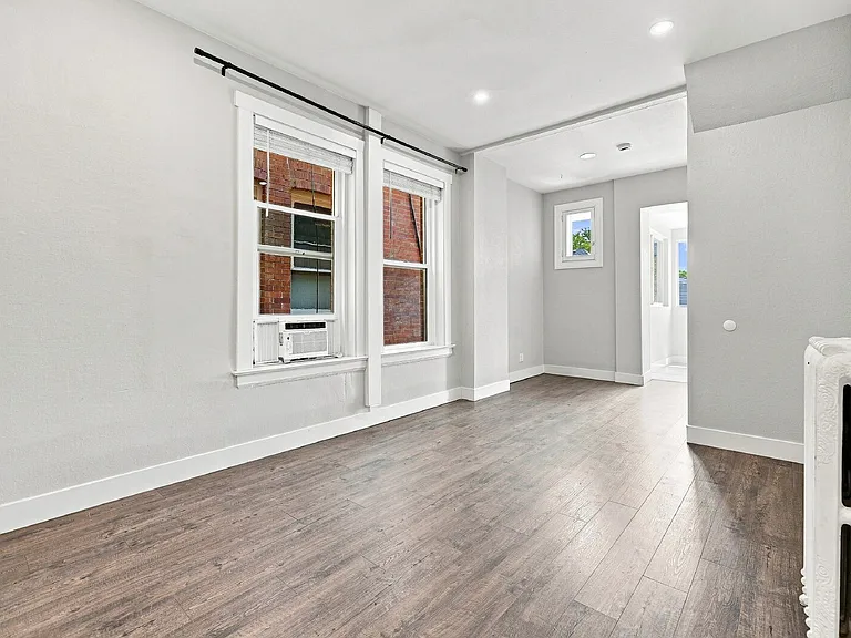 2124 E 17th Ave #5 — Photo 8