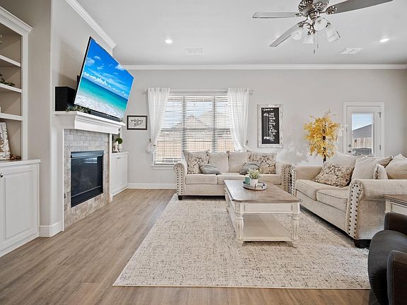 5th image of 10121 Avenue W