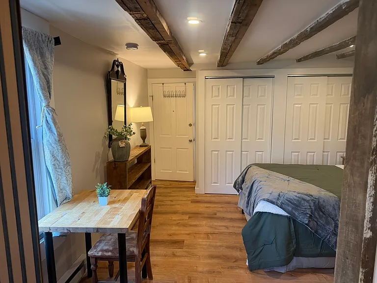629 N Queen St — Photo 3