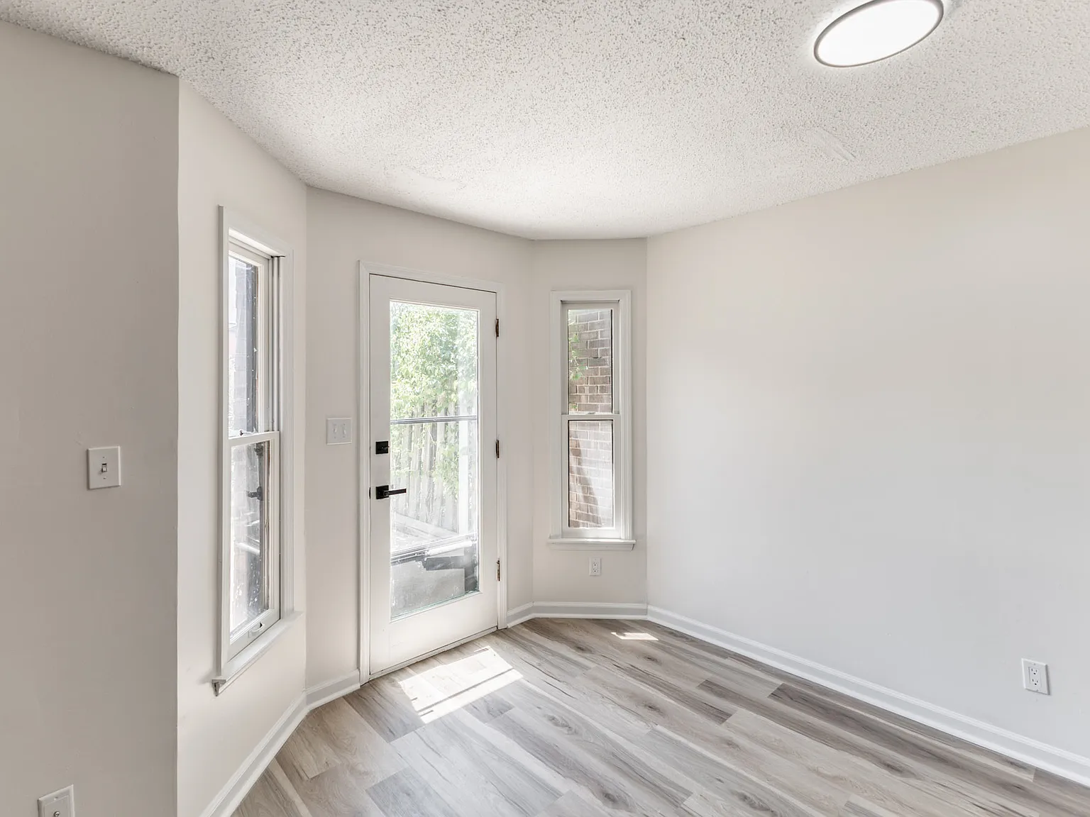 2 bed, 2.5 bath, 1442 sqft, $1,595 — Photo 3