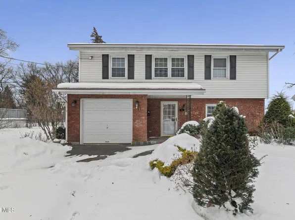 3 Crestwood Drive, Schenectady, NY 12306