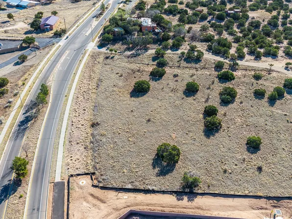 4578 Governor Miles Rd, Santa Fe, NM 87507