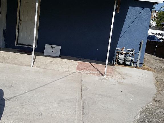 3rd image of 261 Newland St