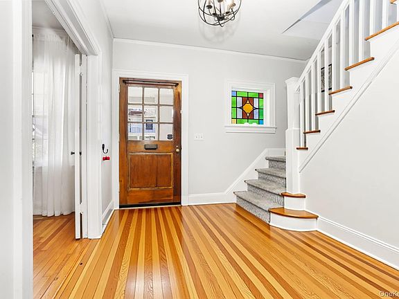 5th image of 33 Redfield St