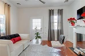 3rd image of 746 Toledano St