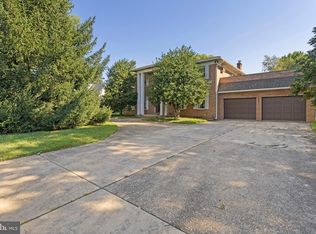 226 S Park Way, Broomall, PA 19008